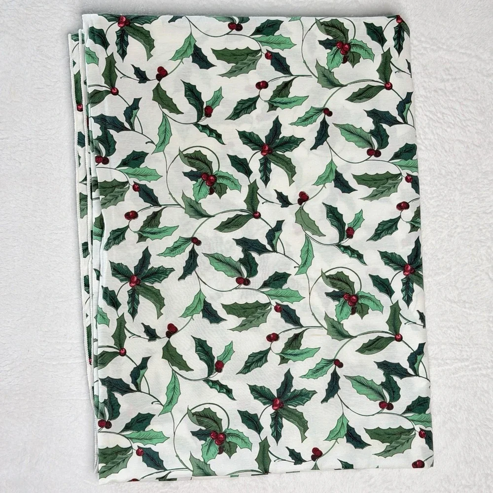 VTG Christmas Holly Berry Tablecloth 60x80 Green Red White Holiday Floral